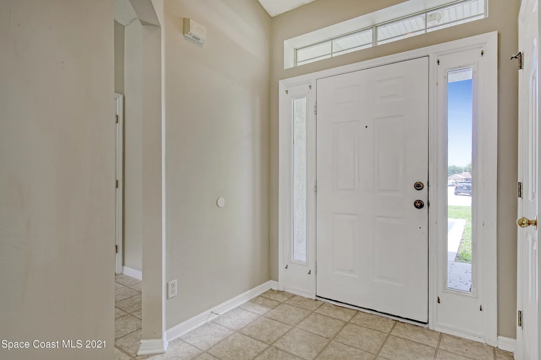 Photo of 1004 Kingfisher Way
