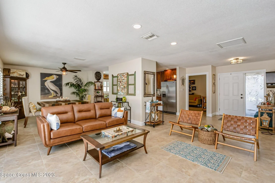 Photo of 340 Dorset Drive