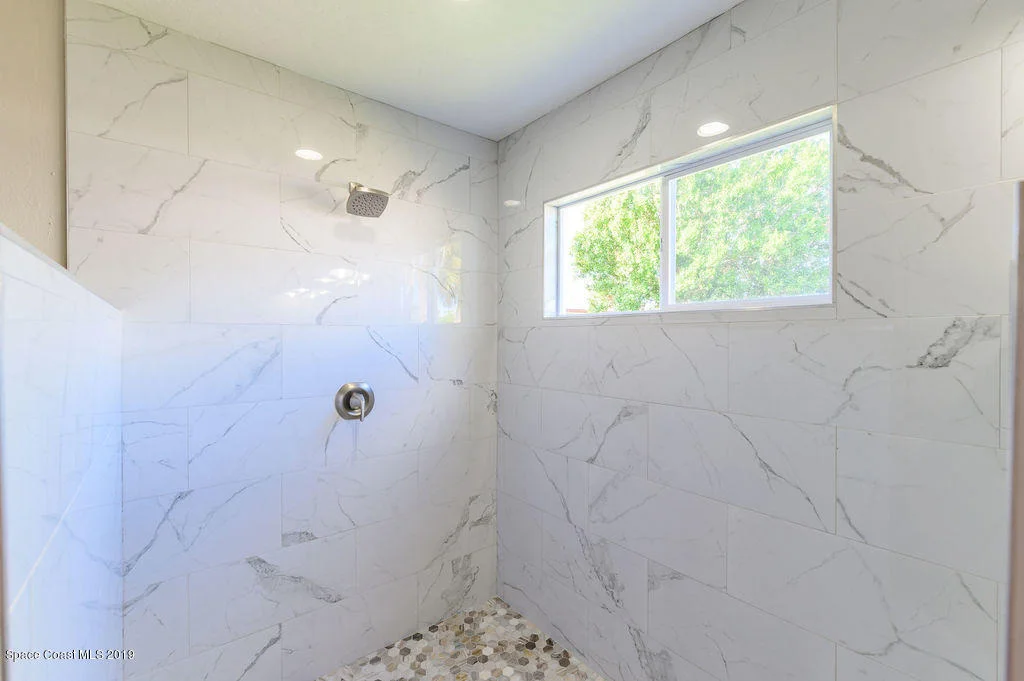 Photo of 2542 Lemon Street NE