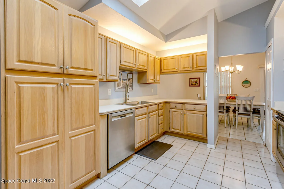Photo of 984 S Fork Circle
