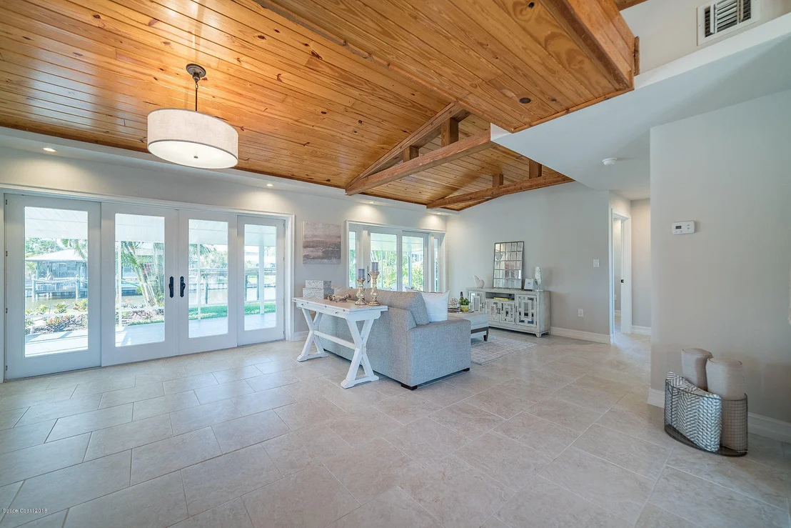 Photo of 417 Cardinal Drive