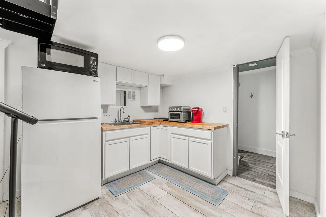 Photo of 1557 Hillcrest Drive