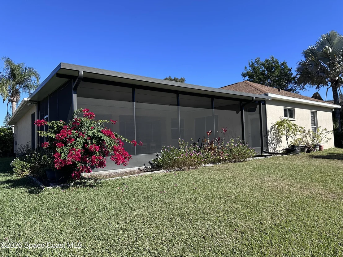 Photo of 883 Spring Oak Drive