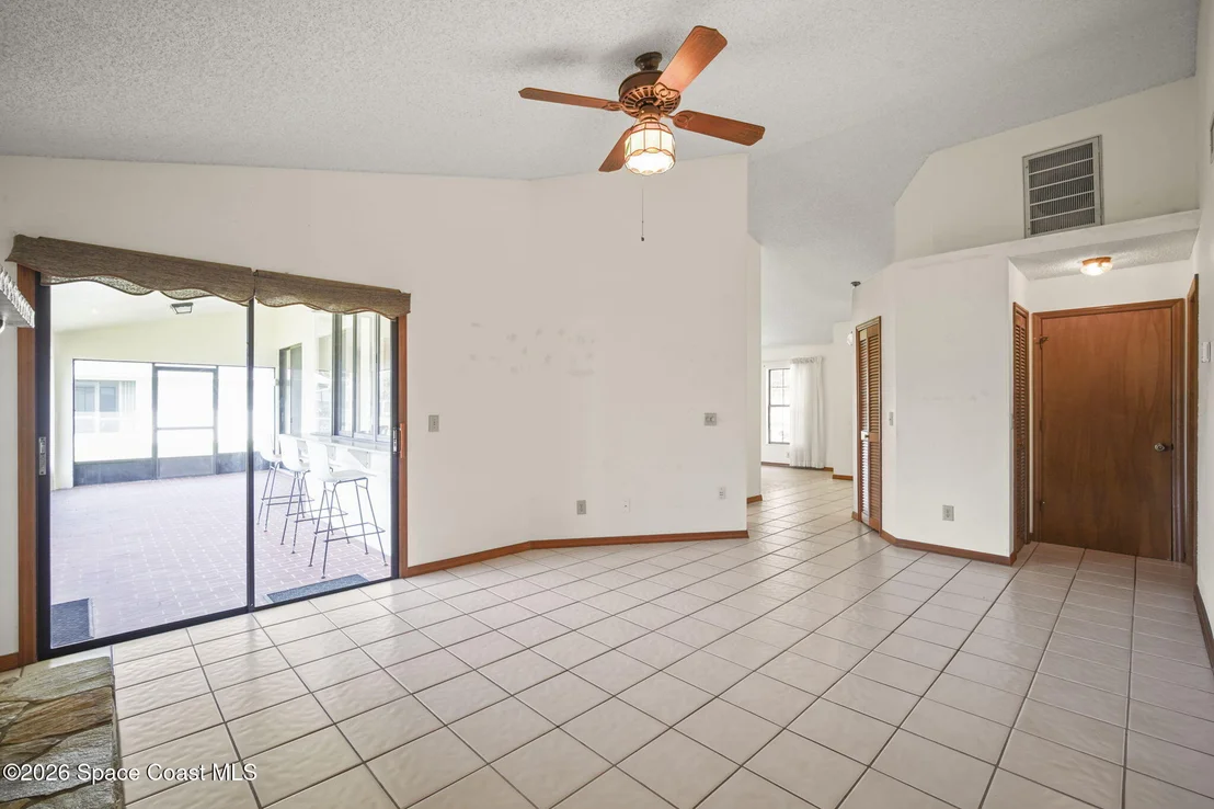 Photo of 1246 Lakeview Drive