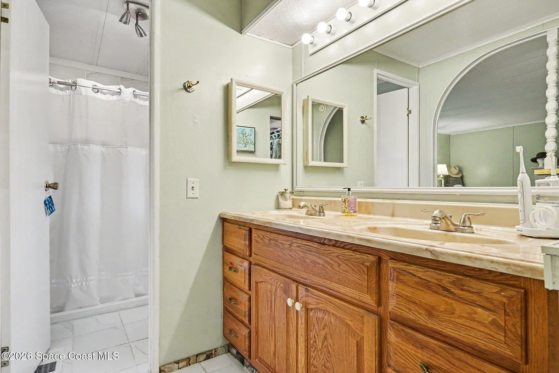 Photo of 4442 Twin Lakes Drive