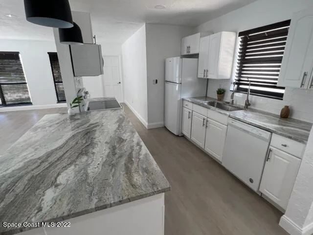 Photo of 865 Bianca Drive NE