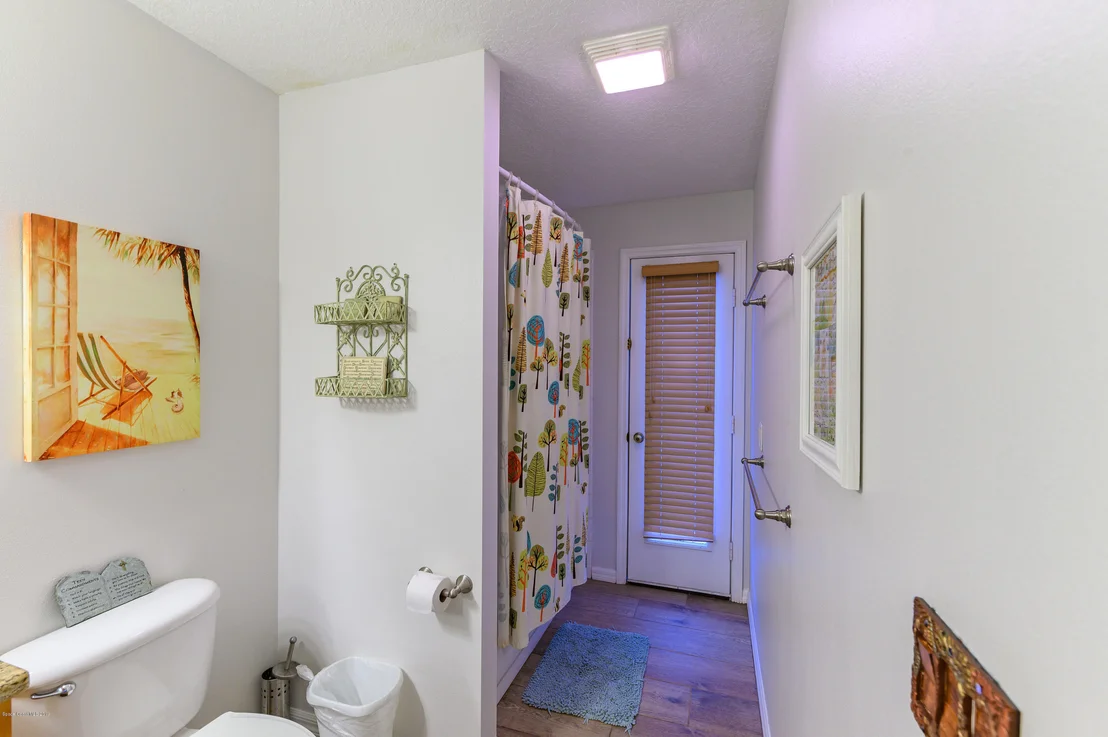 Photo of 4403 Long Lake Road