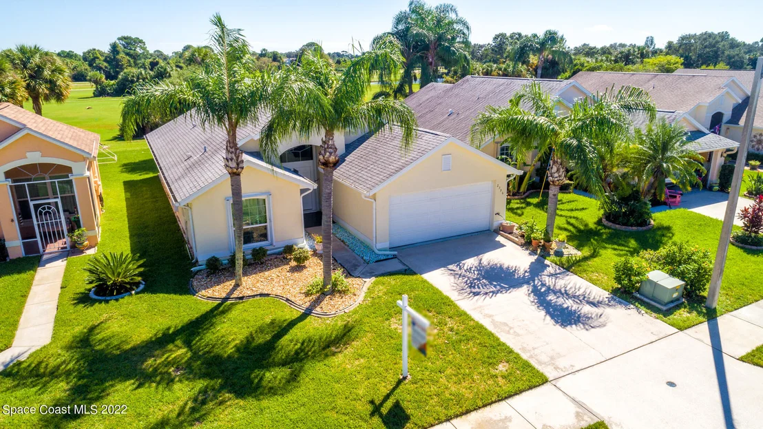 Photo of 2396 Addington Circle