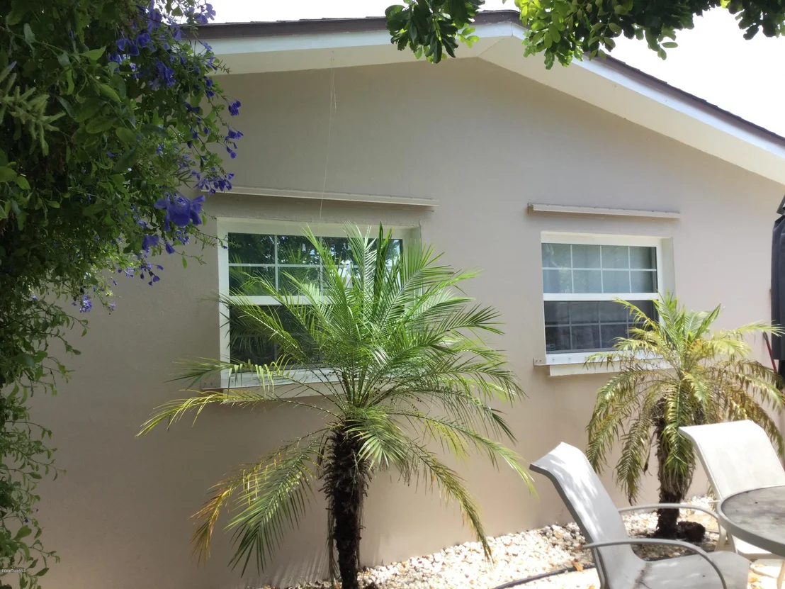 Photo of 610 N Robert Way