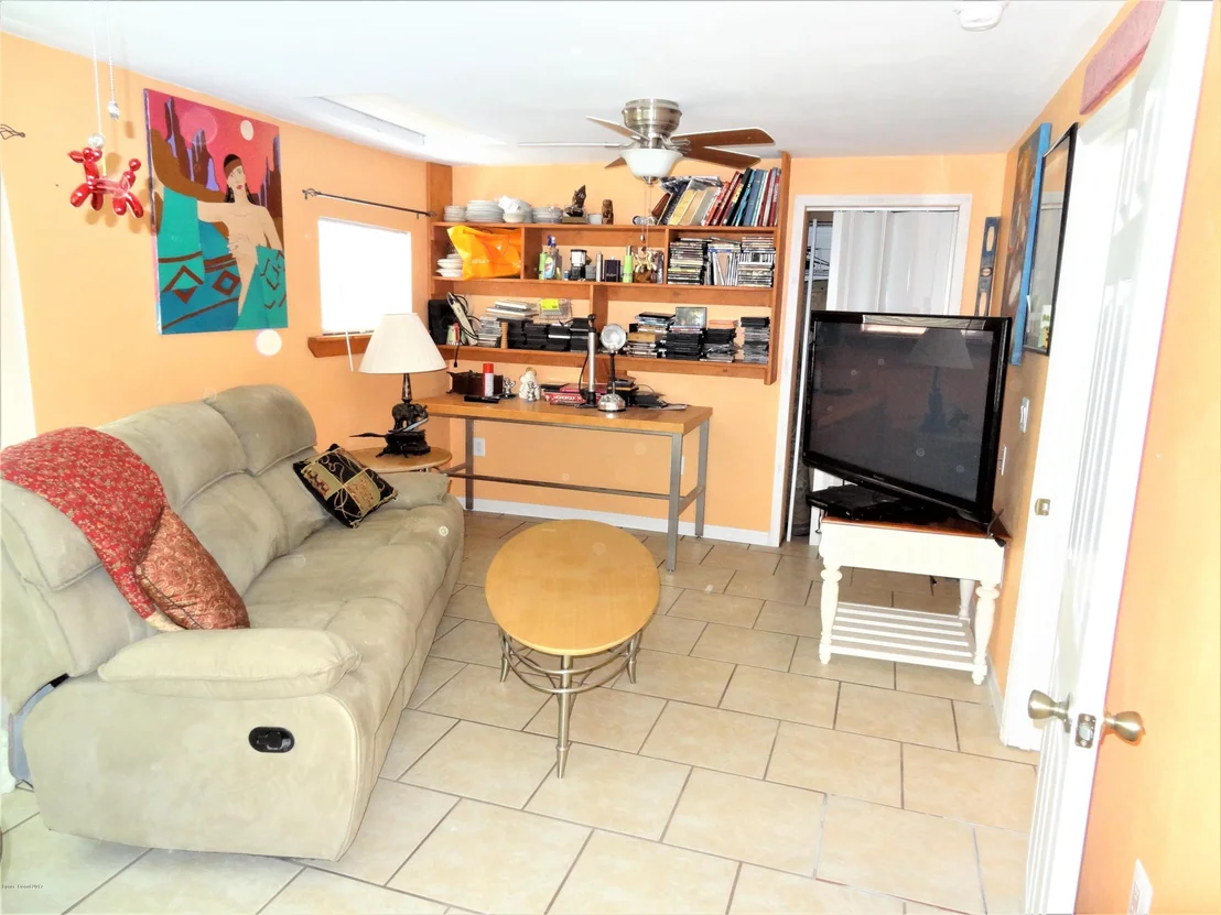Photo of 829 Camellia Drive