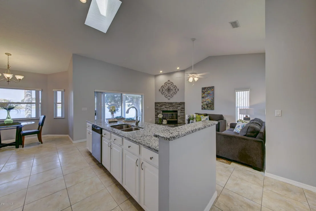 Photo of 2084 Lionel Drive