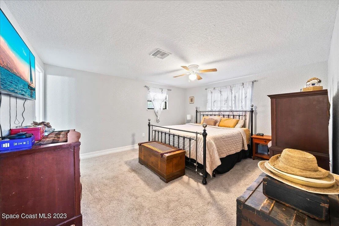Photo of 1236 Sunwood Drive