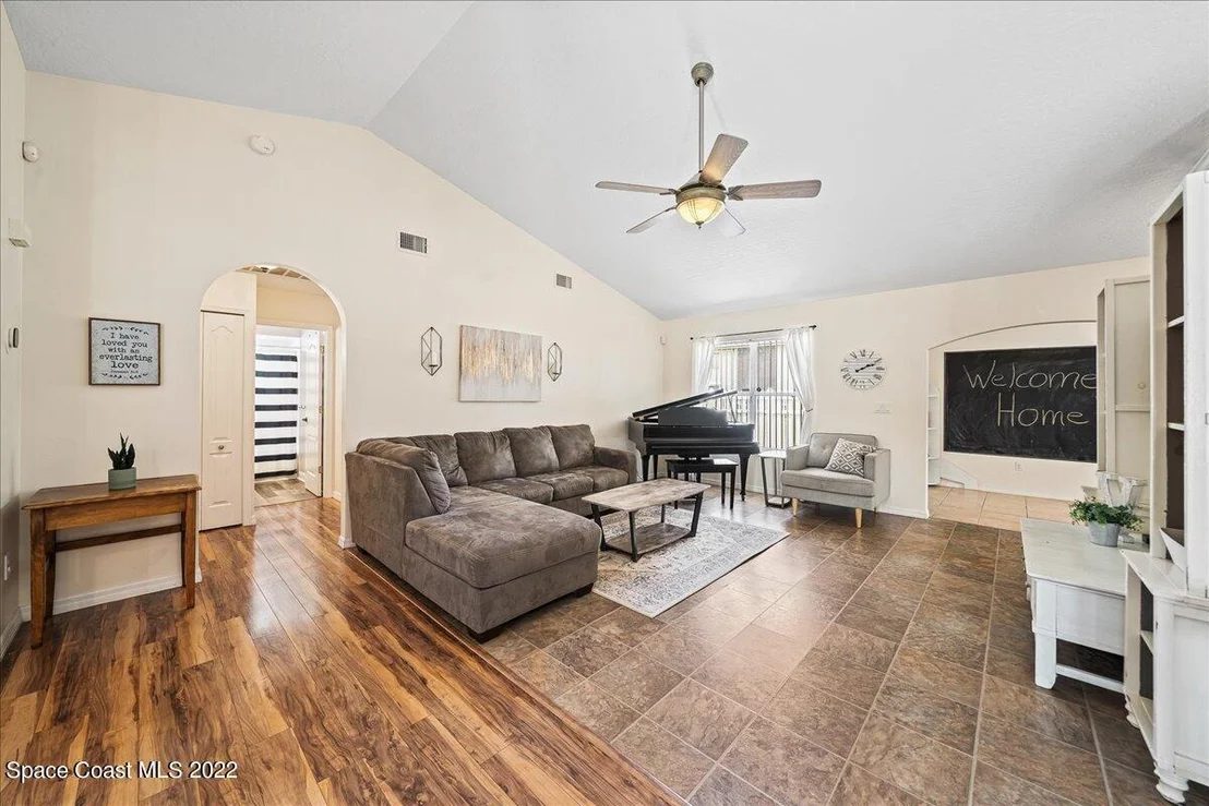 Photo of 1057 Red Bud Circle