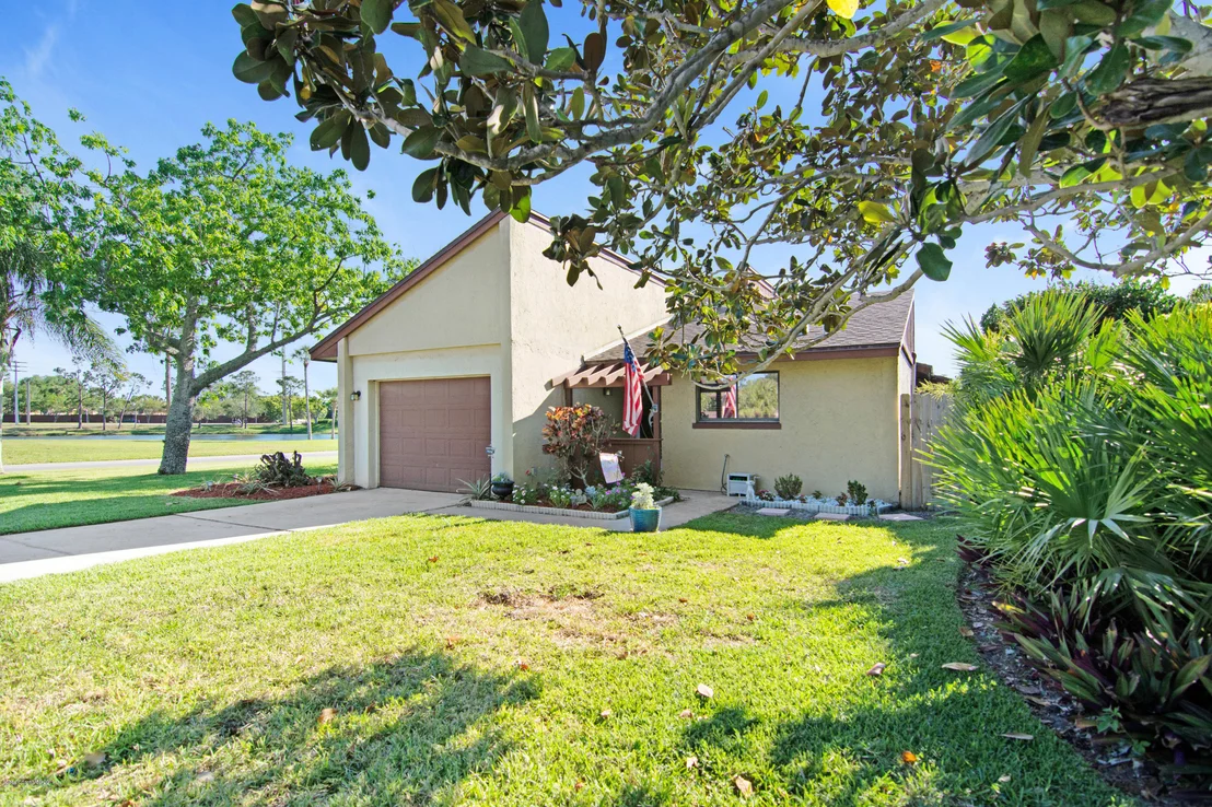 Photo of 200 Bayhead Drive