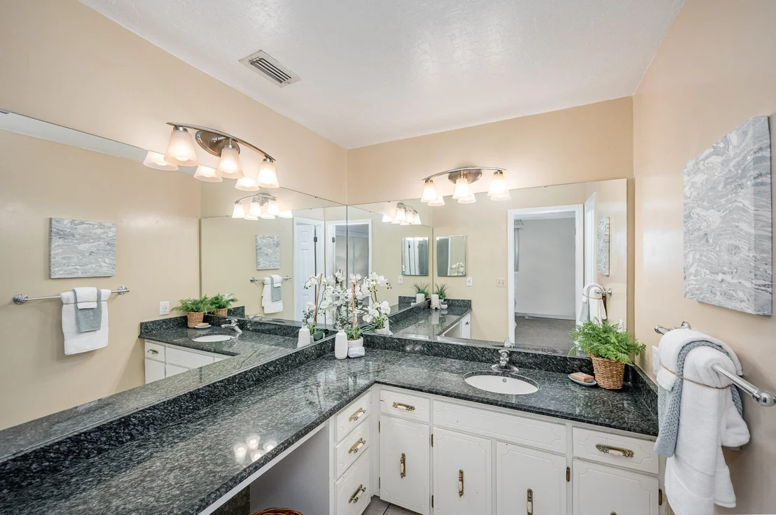 Photo of 1725 Hidden Lake Drive