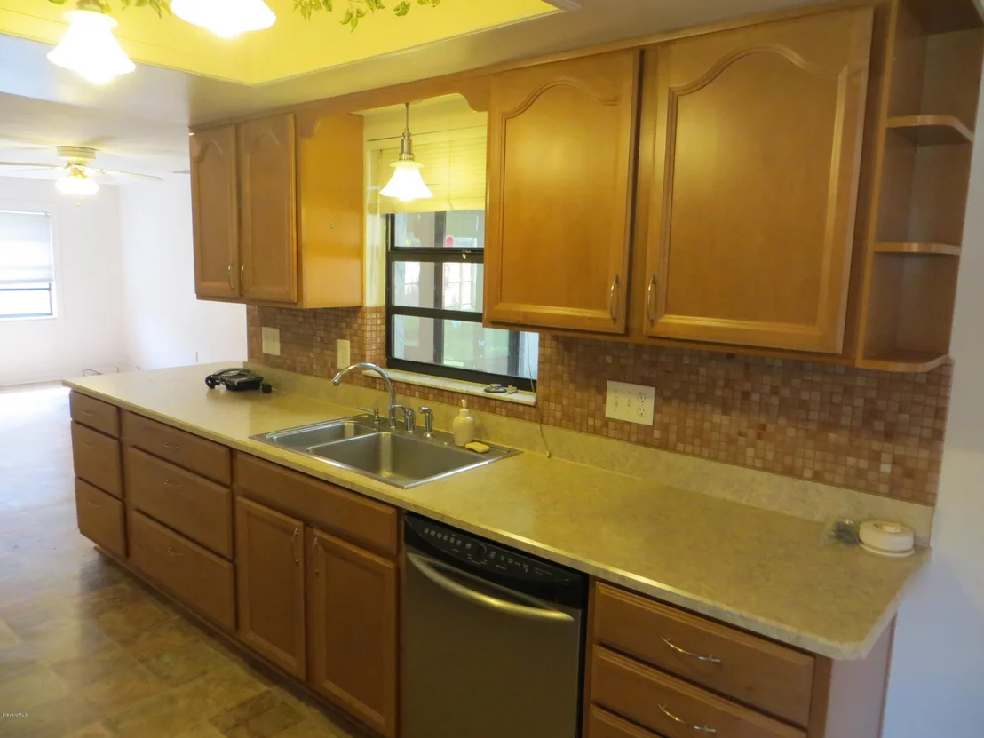 Photo of 947 Pineland Drive