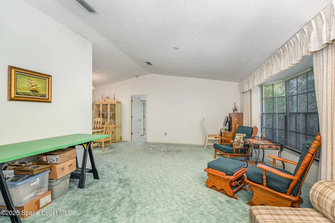 Photo of 1812 Live Oak Drive N