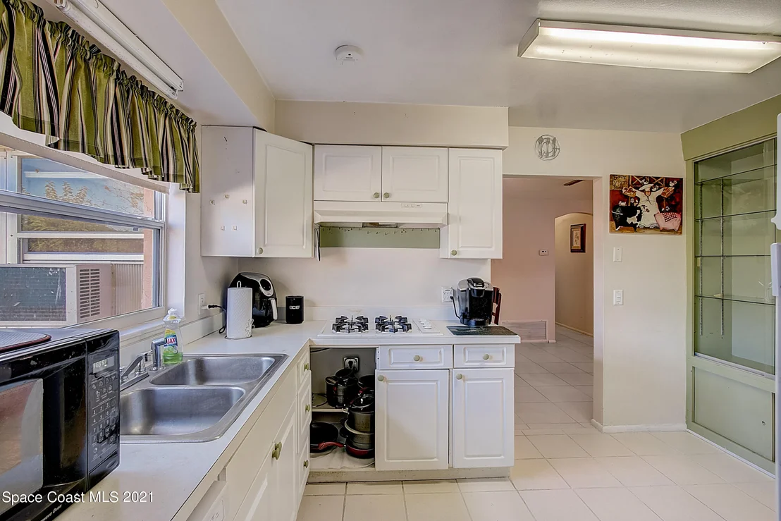 Photo of 960 Brunswick Court