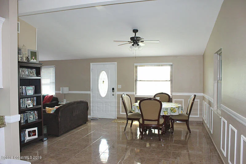 Photo of 812 Badger Drive NE