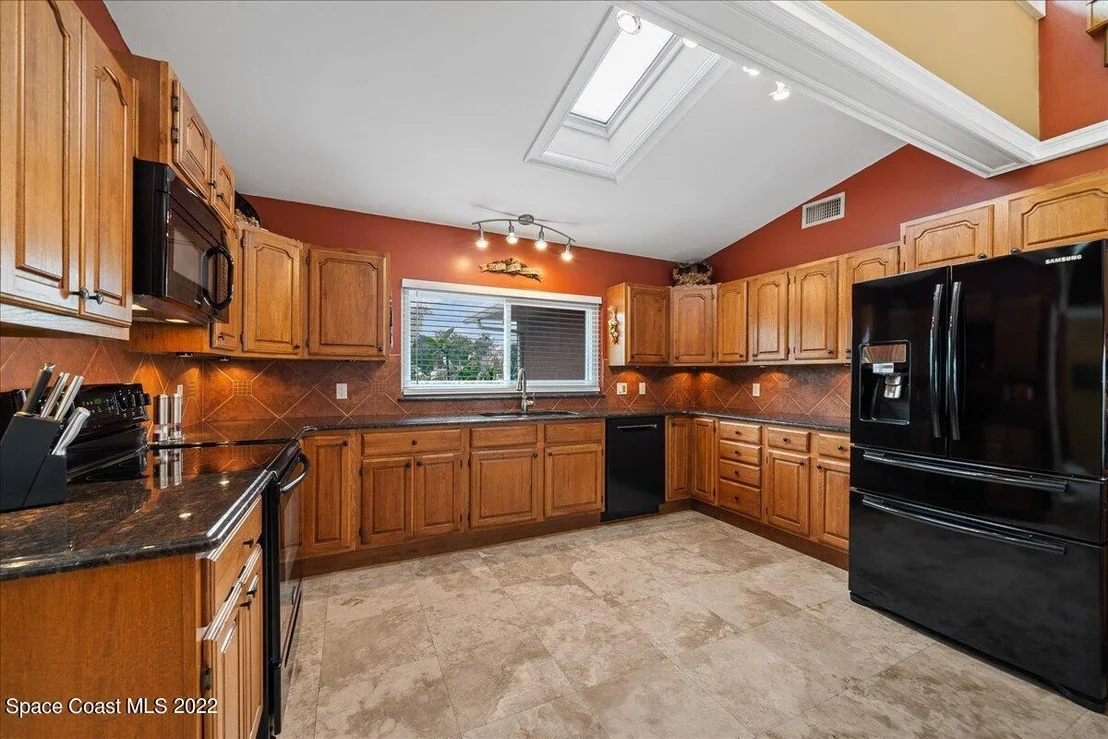 Photo of 83 W Bay Drive