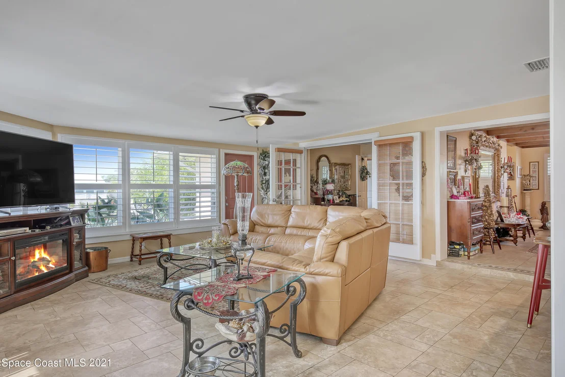Photo of 227 Jamaica Drive