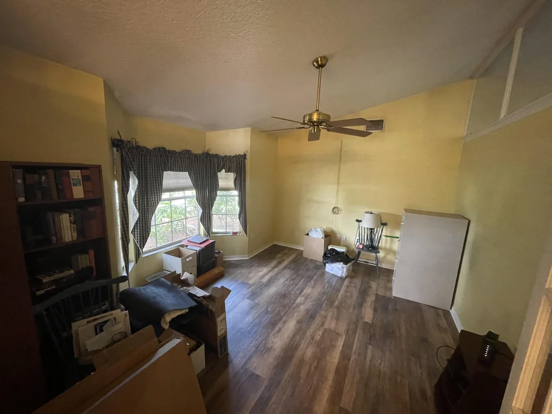Photo of 1260 Meadowbrook Road NE