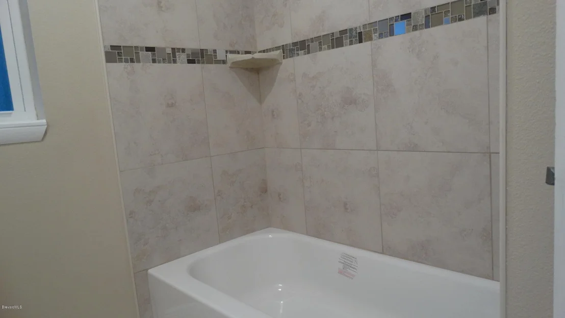 Photo of 897 Kings Post Road