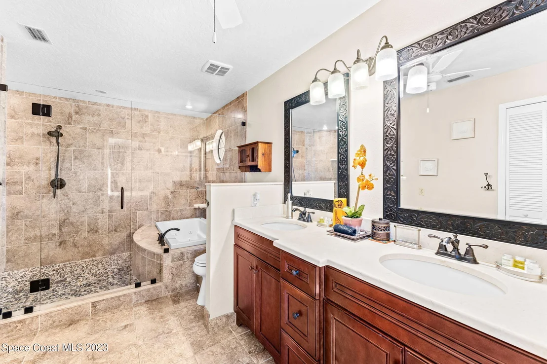 Photo of 442 Riverview Lane