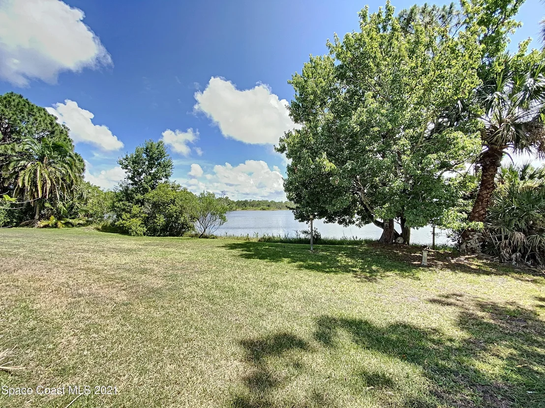 Photo of 1351 Grant Road