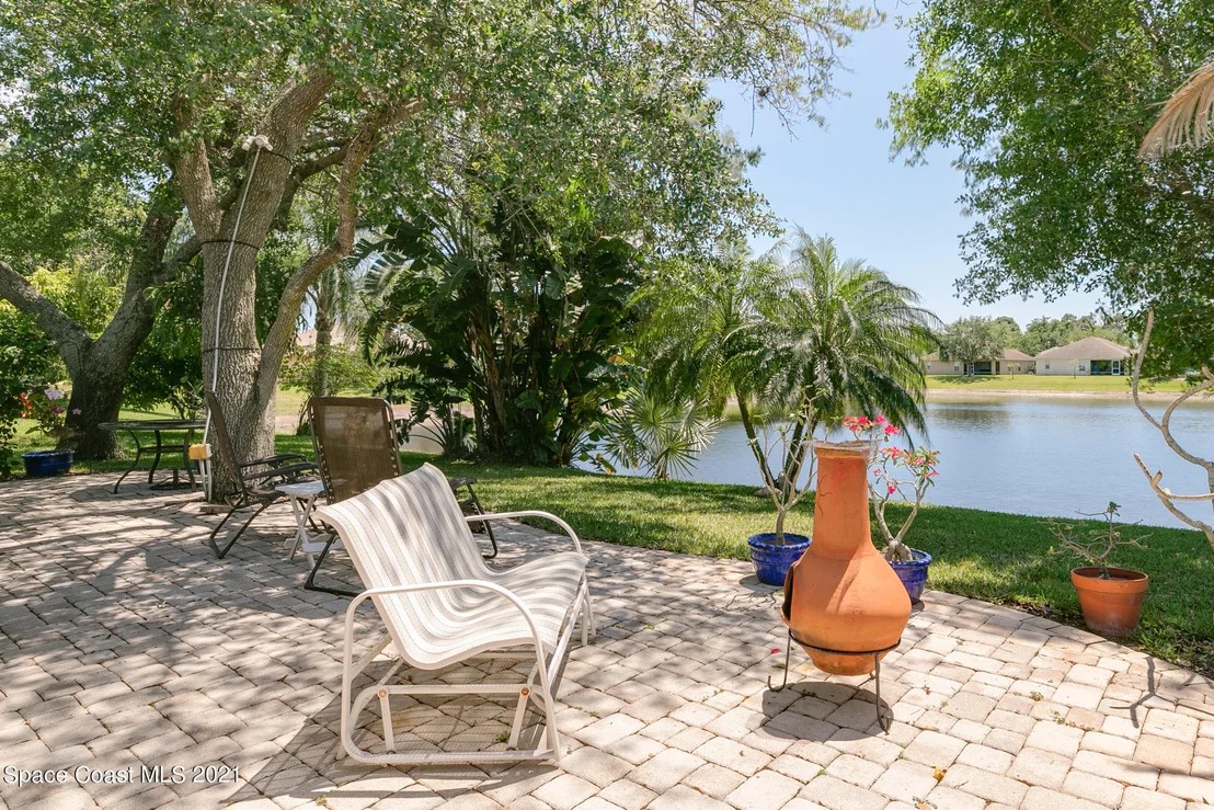 Photo of 829 Tavernier Circle NE