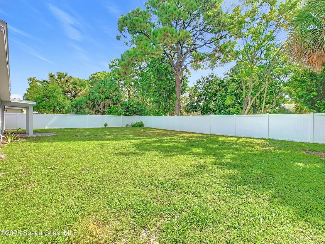 Photo of 819 W Whitmire Drive