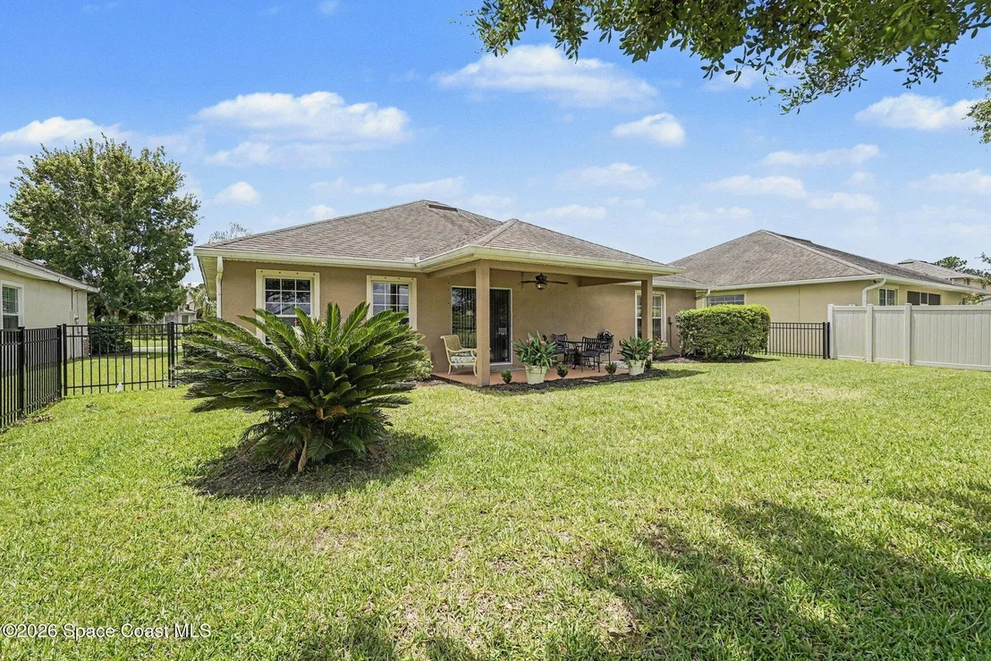 Photo of 325 Abernathy Circle SE