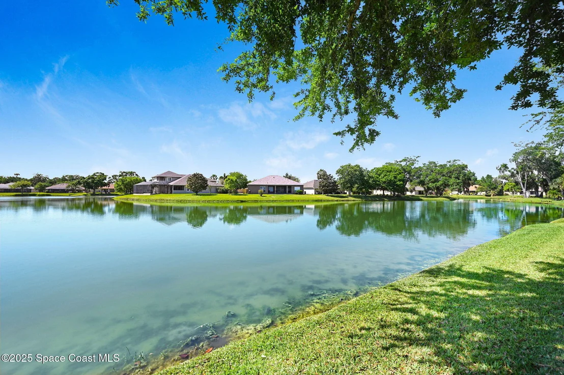 Photo of 2074 Botanica Circle