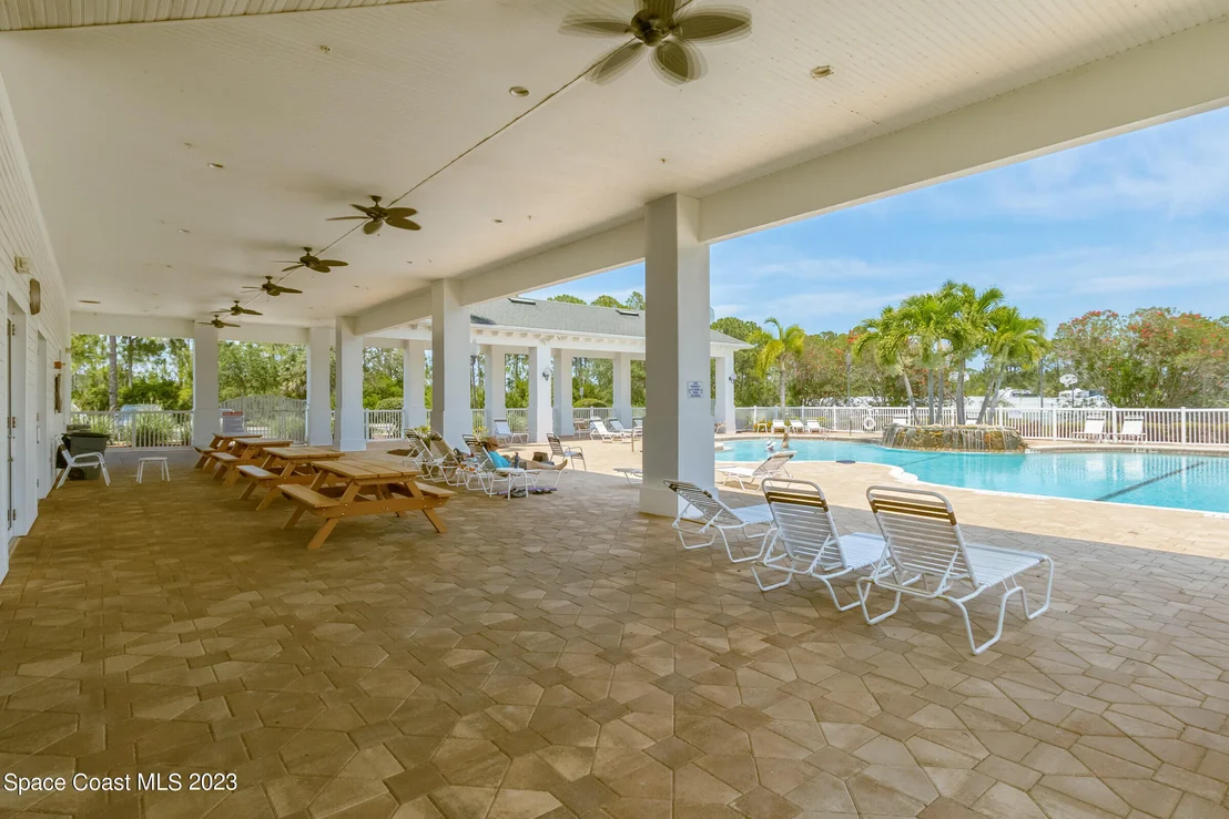 Photo of 2124 Windbrook Drive SE