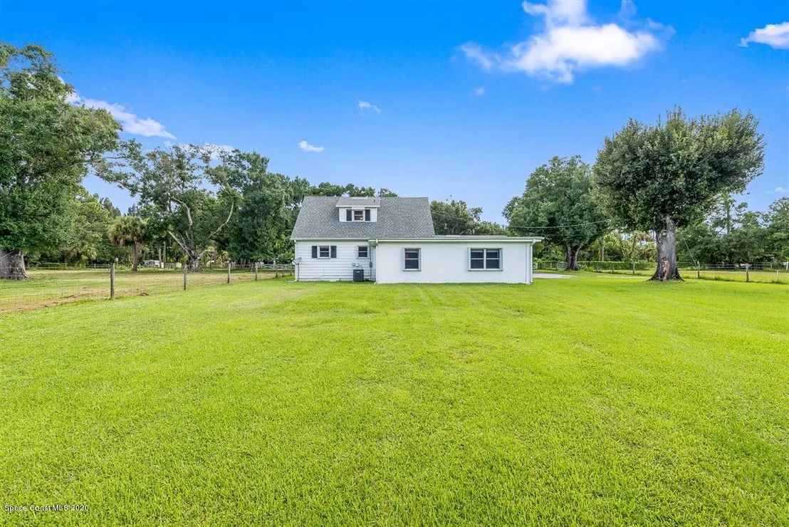 Photo of 1285 Hall Road