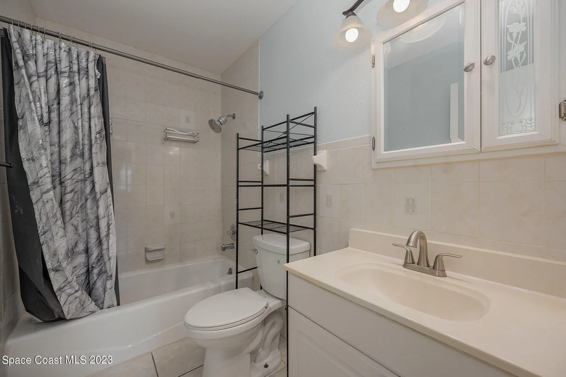 Photo of 2477 Burns Avenue