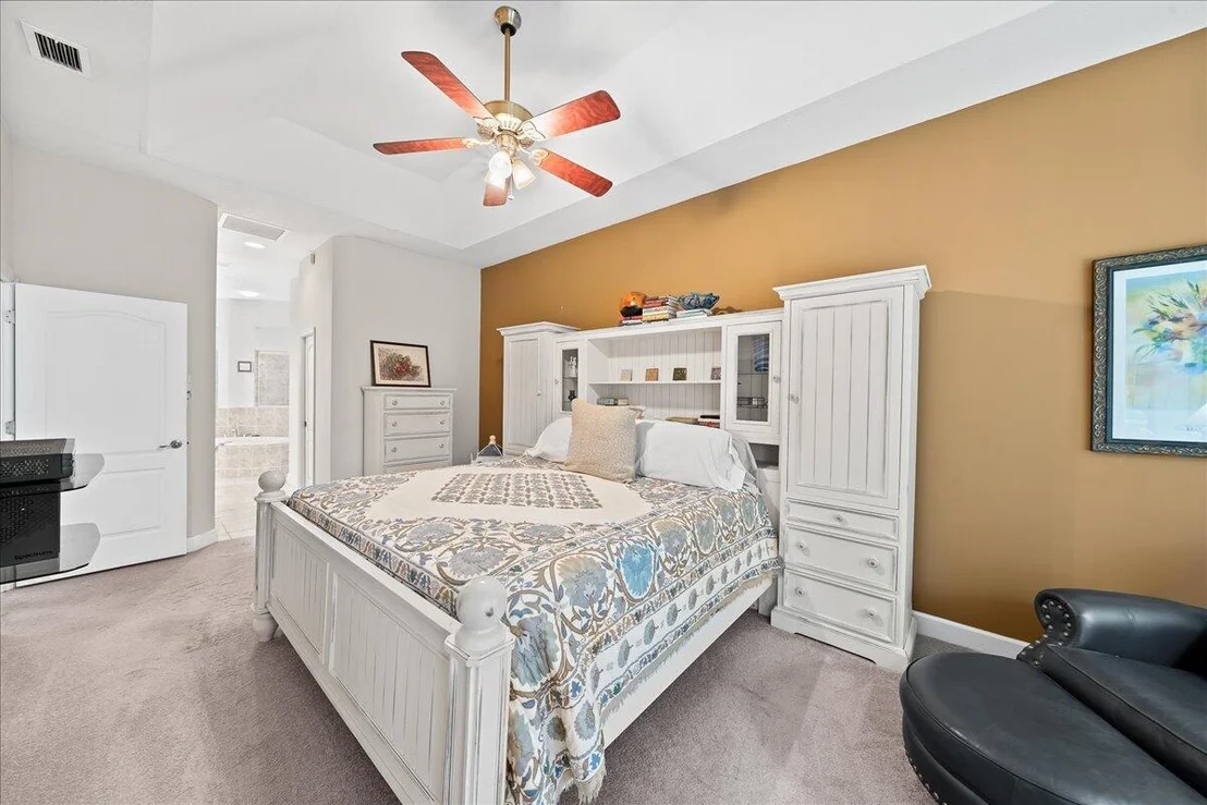 Photo of 1025 Starling