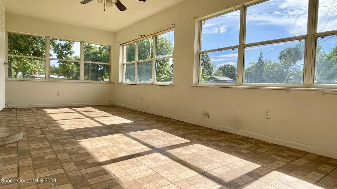 Photo of 327 Vesta Circle