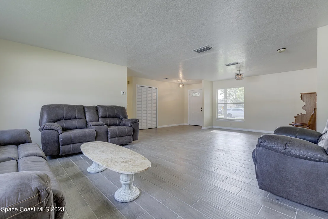 Photo of 1447 Floyd Drive