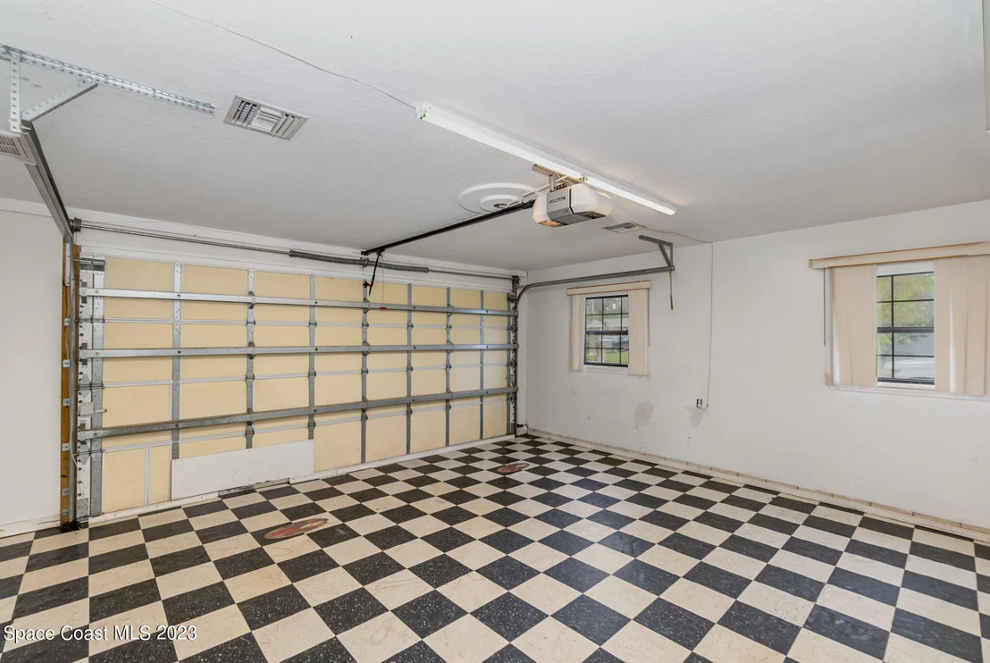 Photo of 1722 Golfview Drive