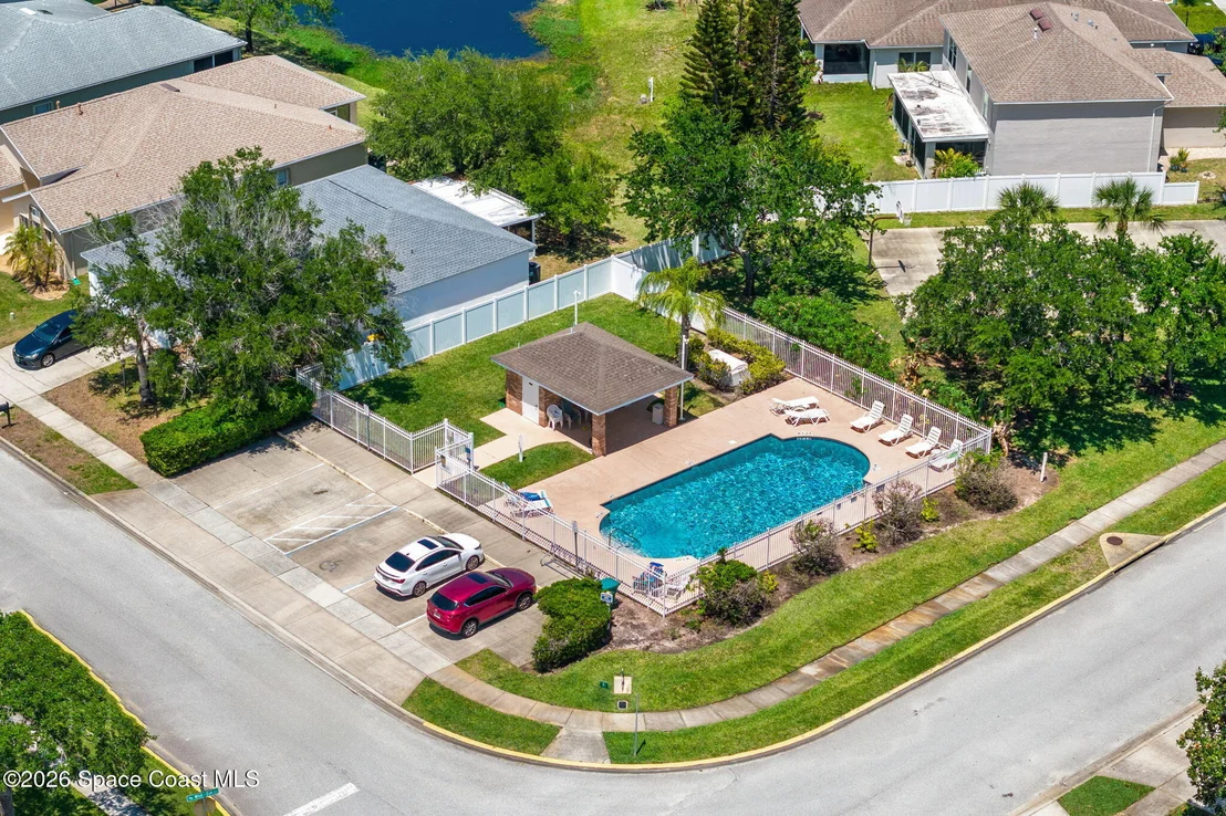 Photo of 1161 White Oak Circle