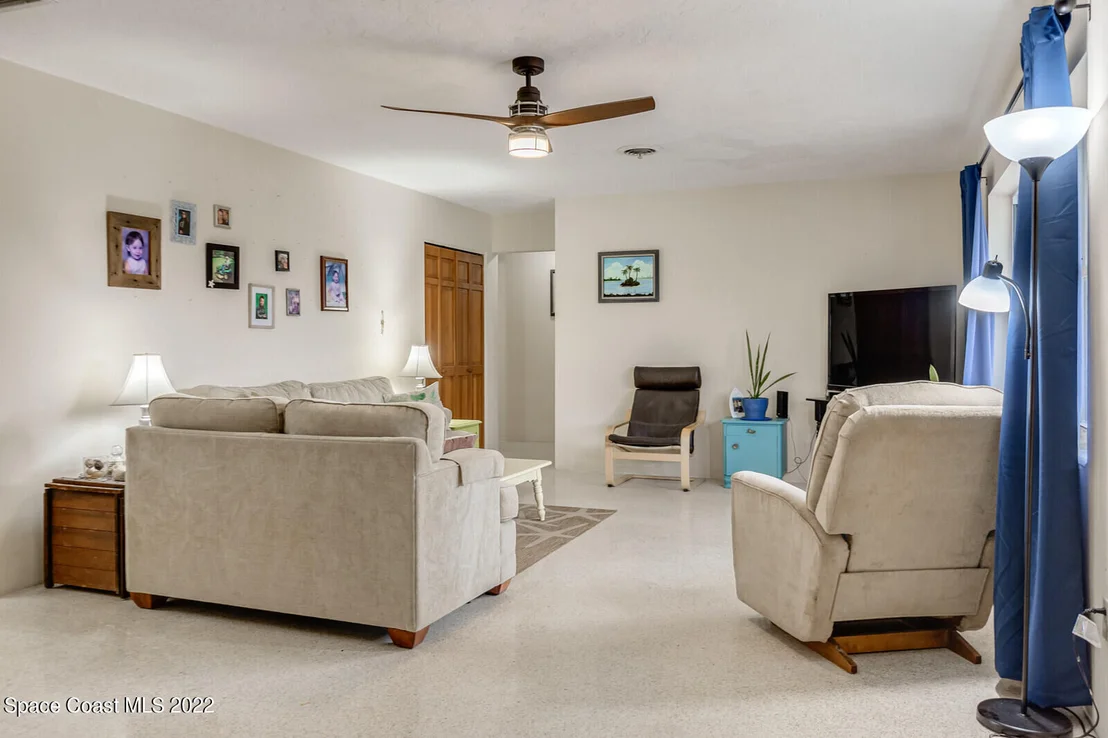 Photo of 306 Cocoa Avenue