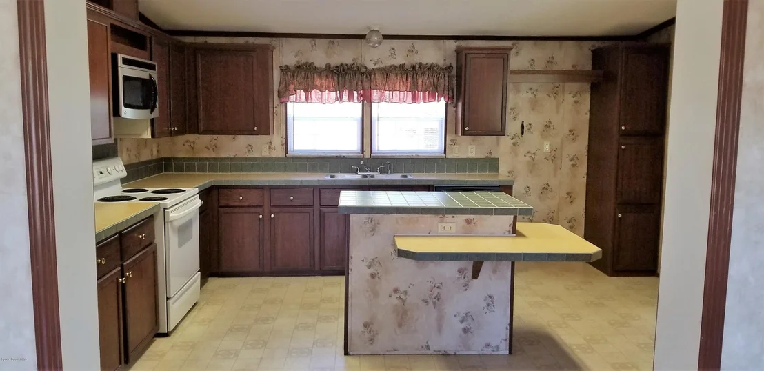 Photo of 2146 Parrish Road