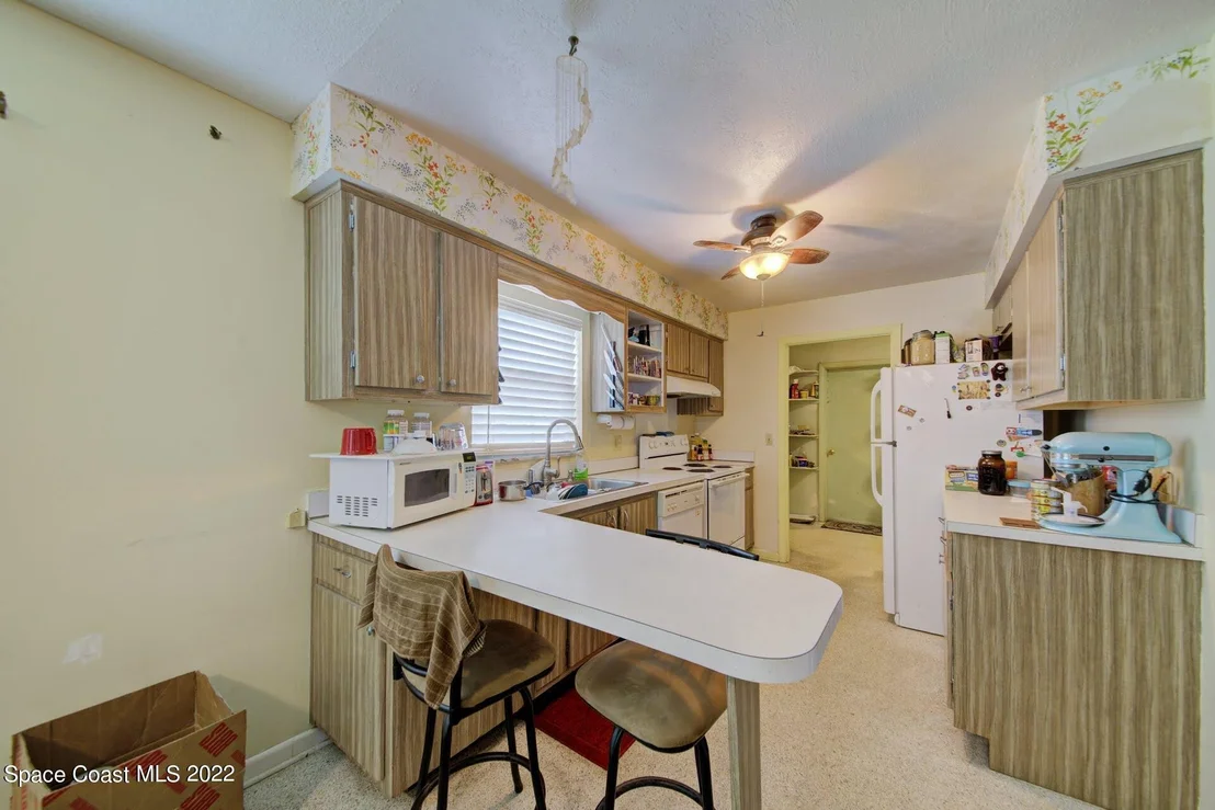 Photo of 1724 Golfview Drive