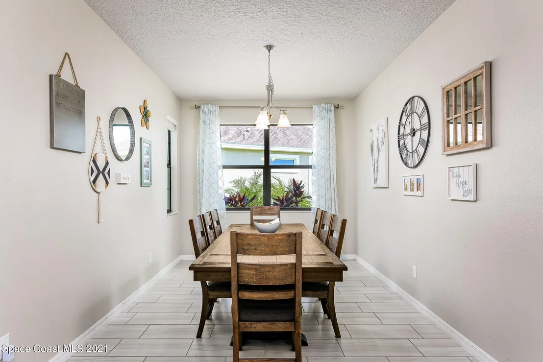 Photo of 7407 Bluemink Lane
