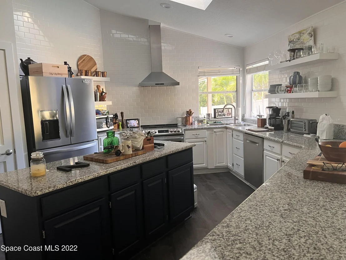 Photo of 460 Bay Point Drive