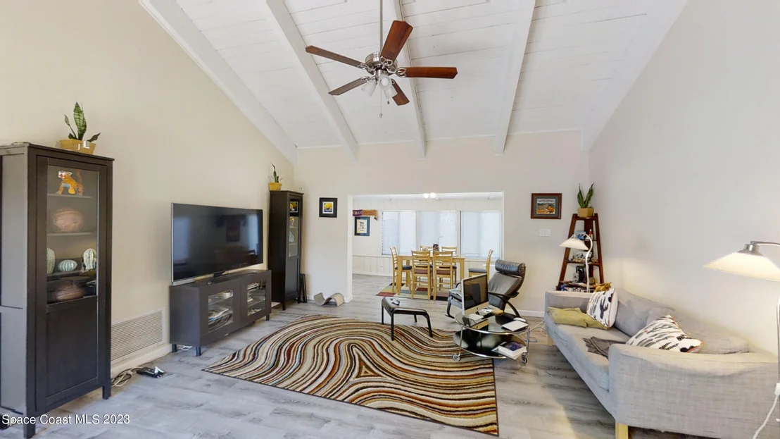 Photo of 295 Bayhead Drive
