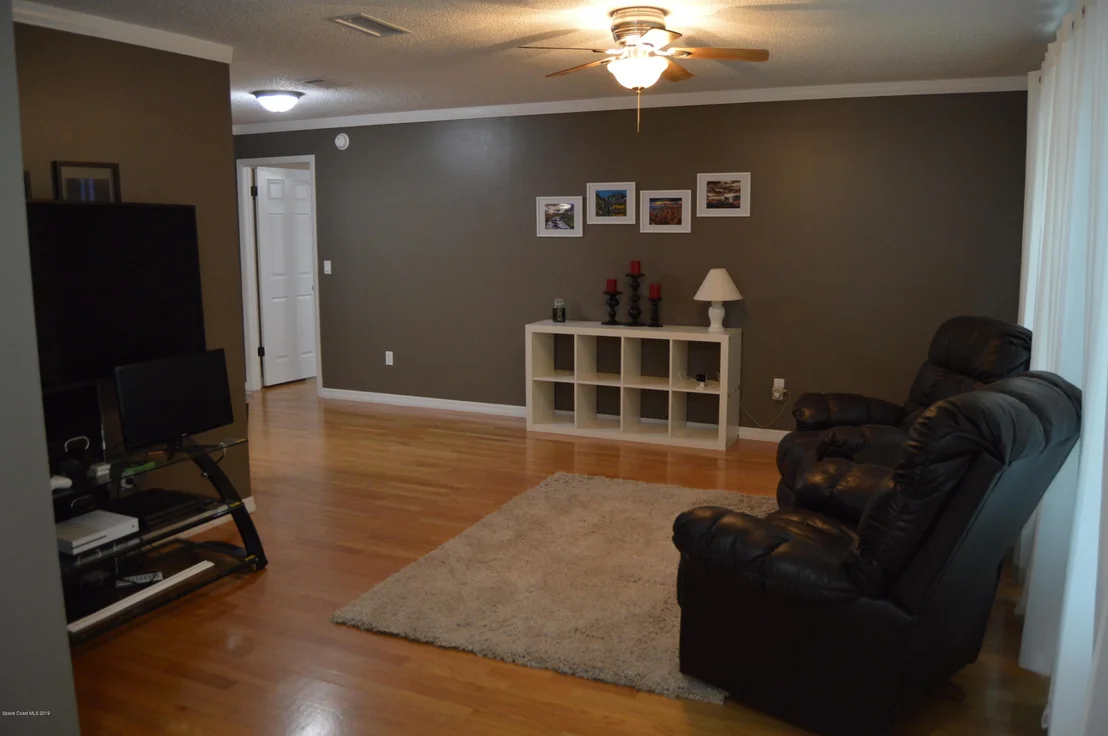 Photo of 501 Ford Circle W
