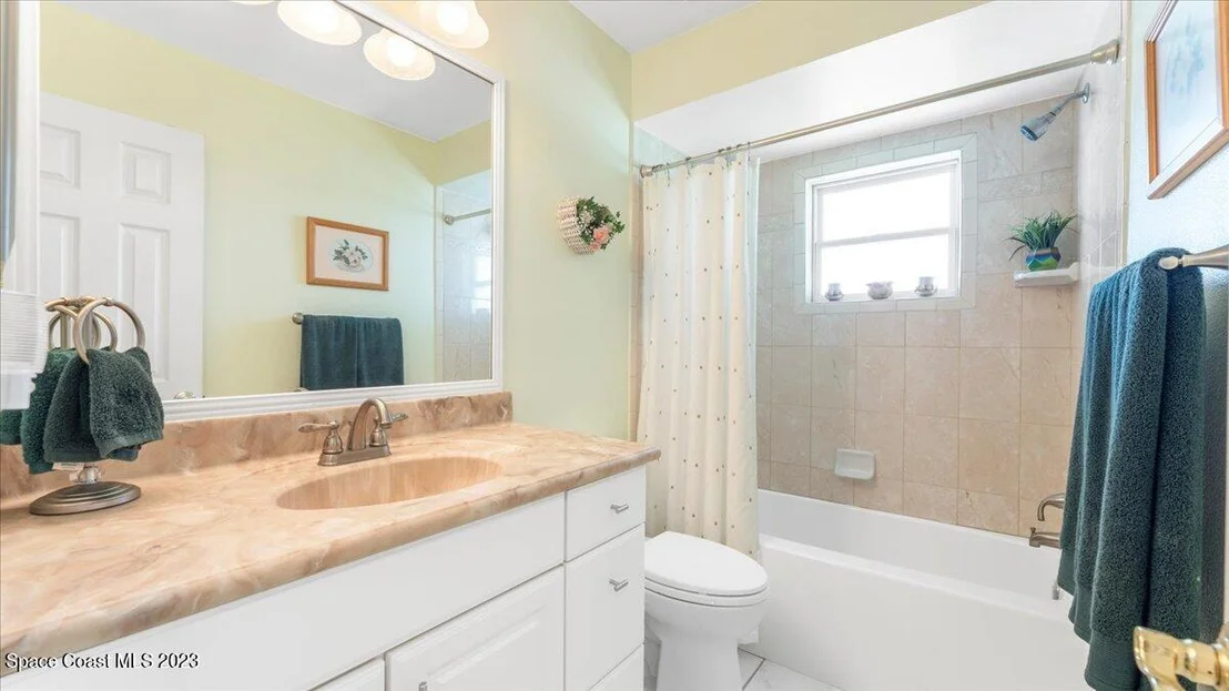 Photo of 987 Sycamore Drive