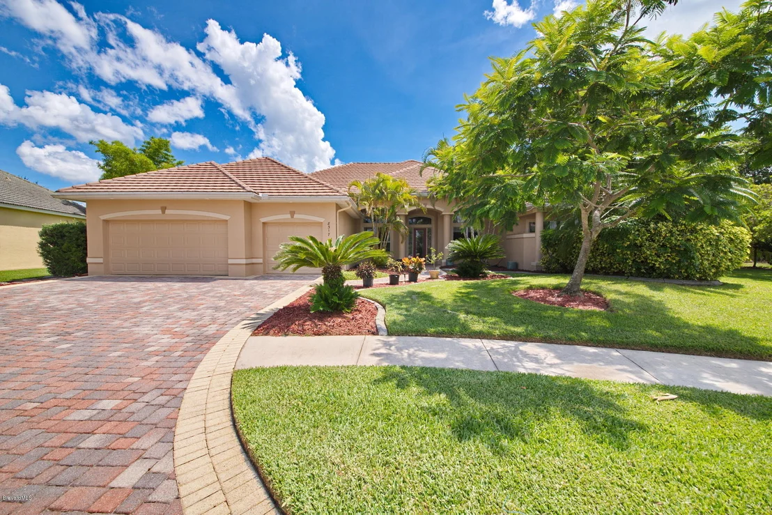 Photo of 8317 Cromwell Place